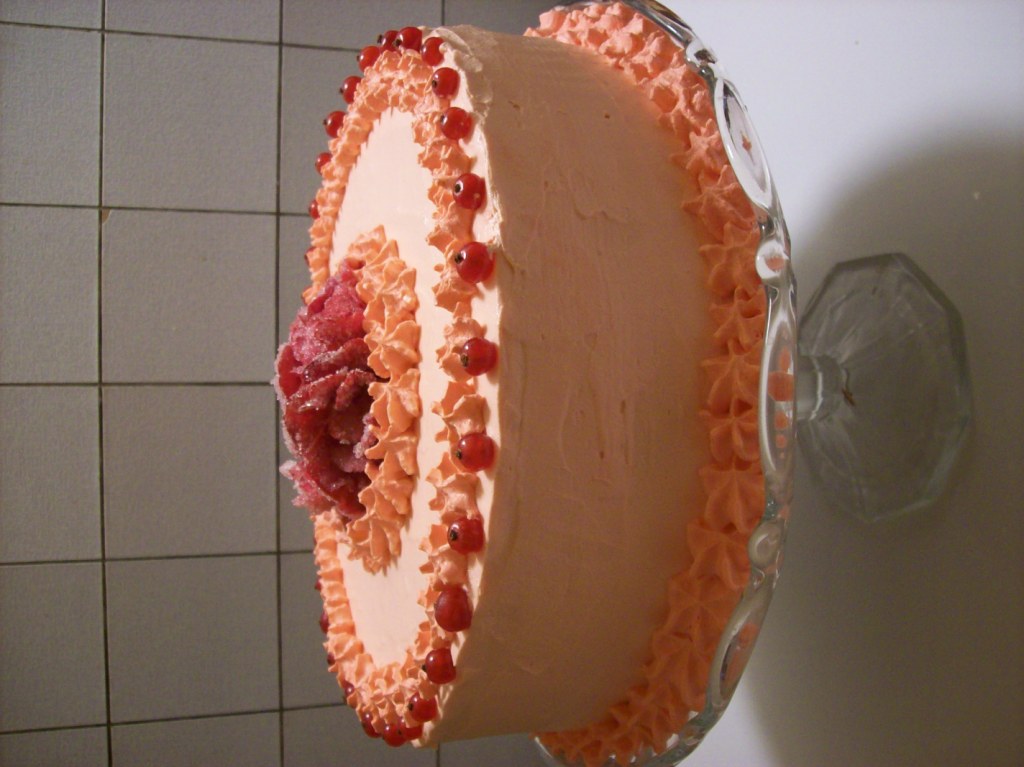 Kulatý dort růžový